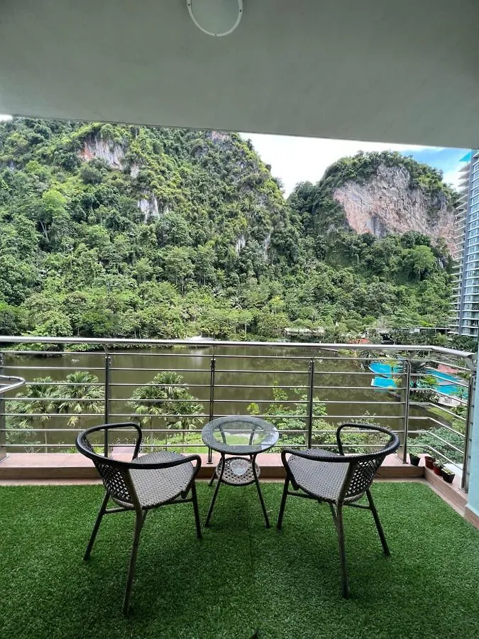 De Lakeside Homestay By Quadvanos Ipoh Malaysia