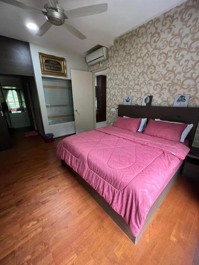 De Lakeside Homestay By Quadvanos Ipoh Apartment