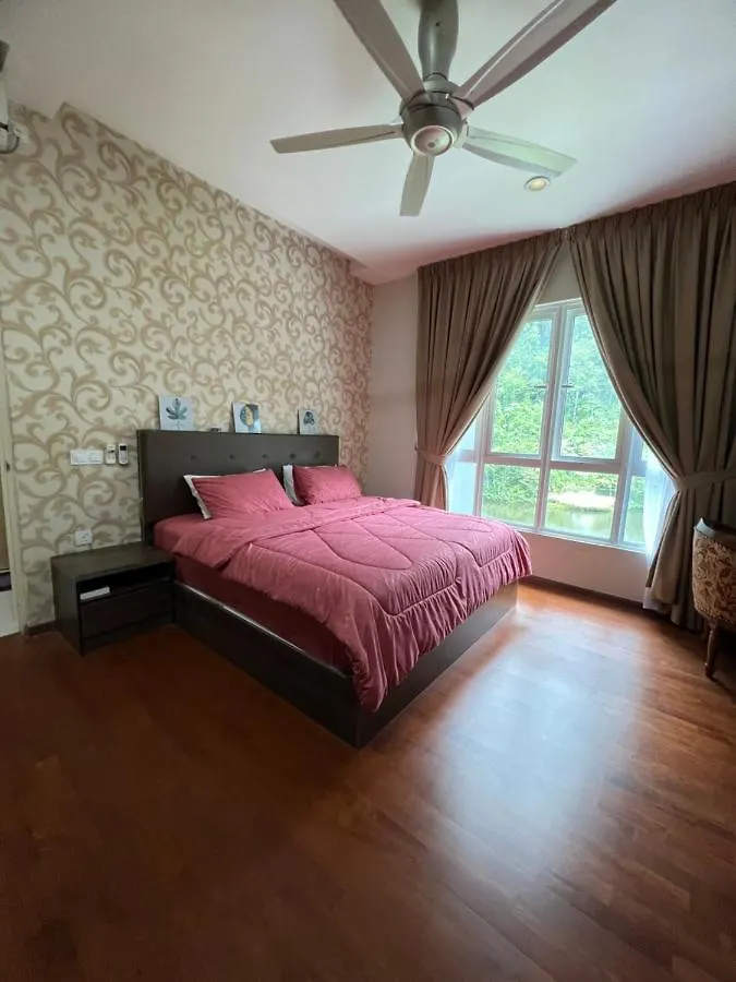 De Lakeside Homestay By Quadvanos Ipoh